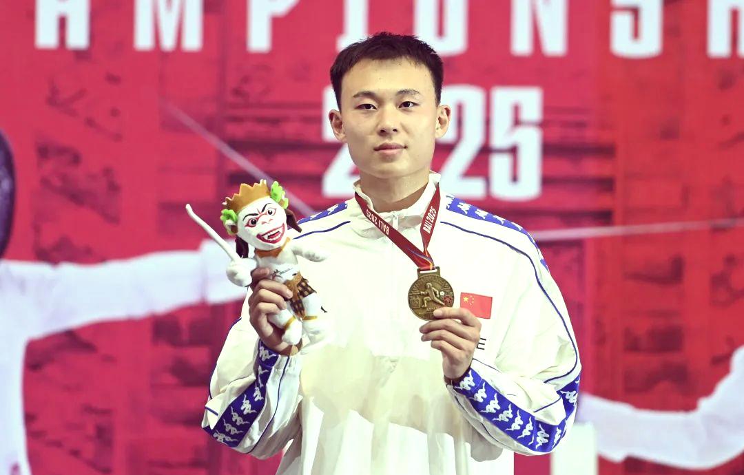 亚洲运动员勇夺第一，再创辉煌的简单介绍