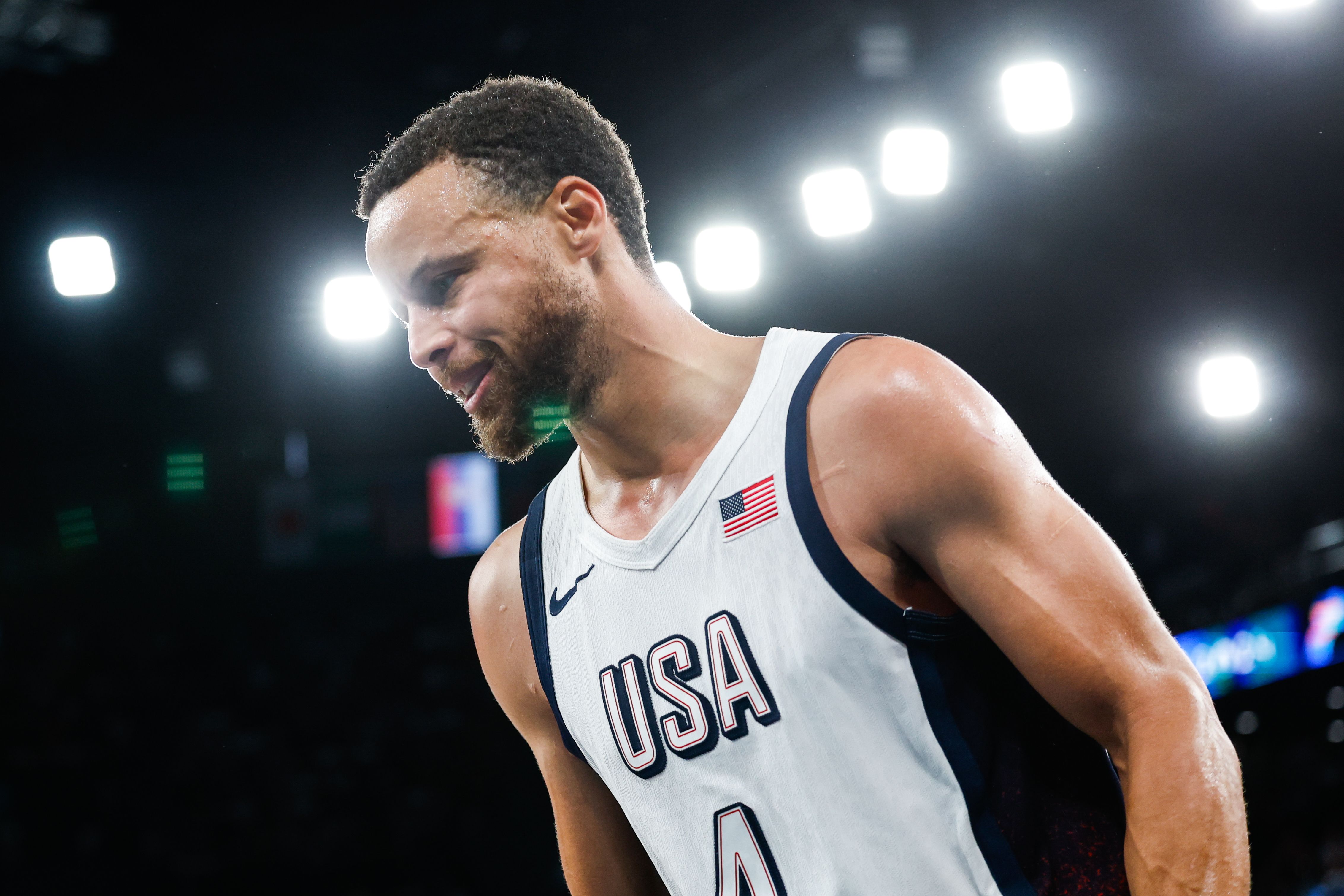 关于魔术绝地反击猛龙，库里高光表现的信息