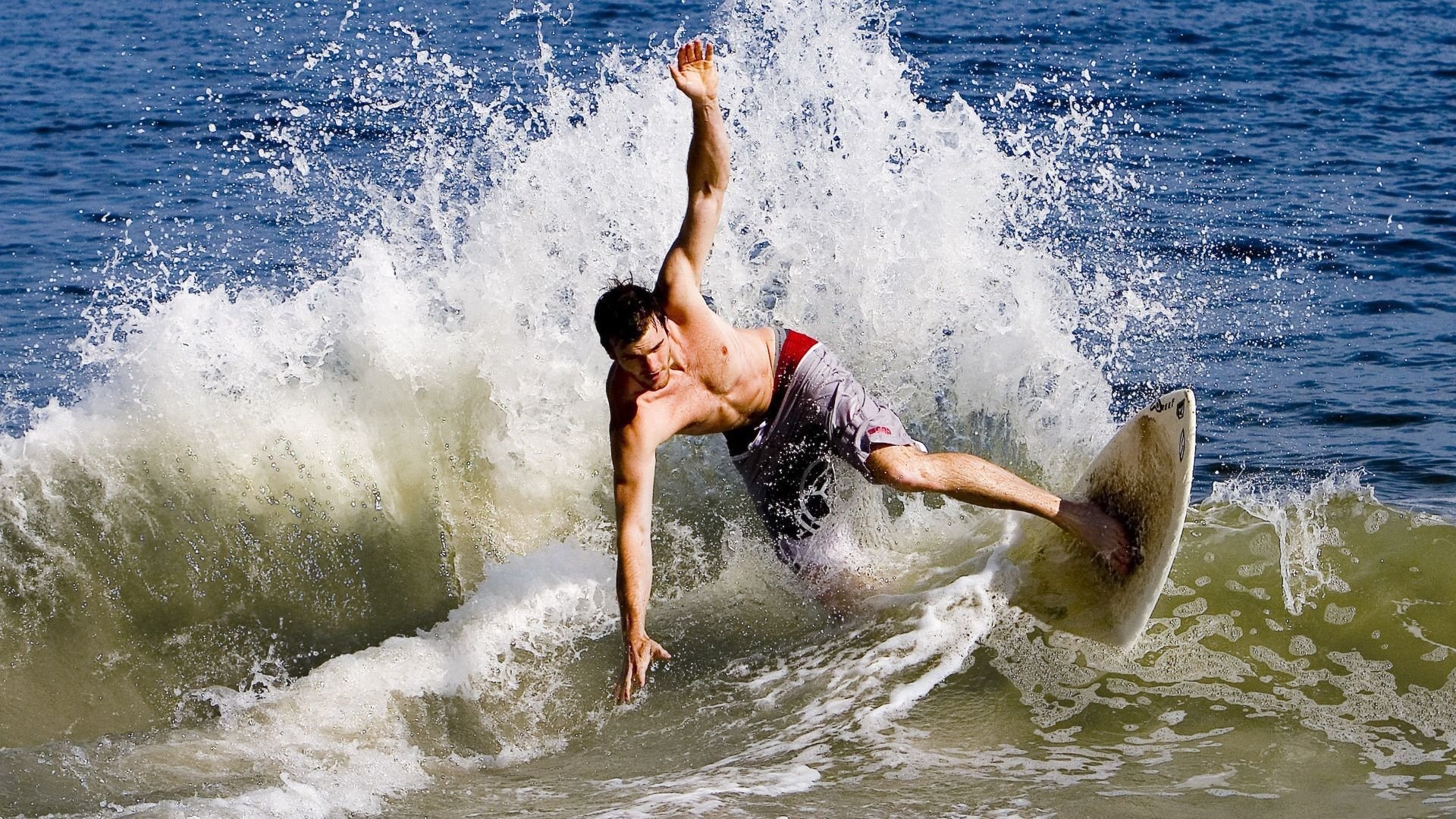 凯尔特人铁血防守锁死公牛,杜兰特关键时刻一锤定音