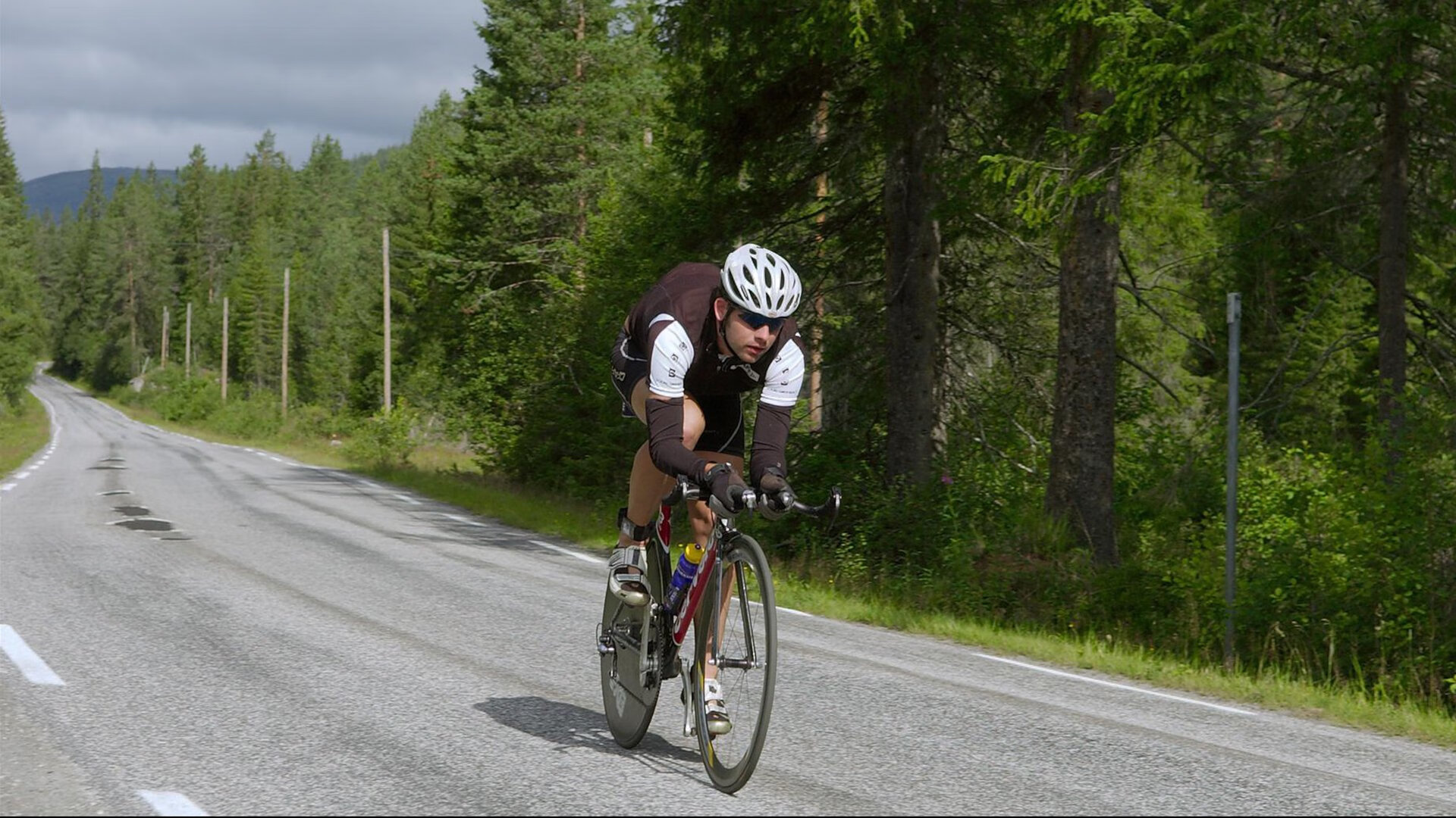 绝境逆转，许昕领衔中国队在惊心动魄的对决中险胜瑞典队